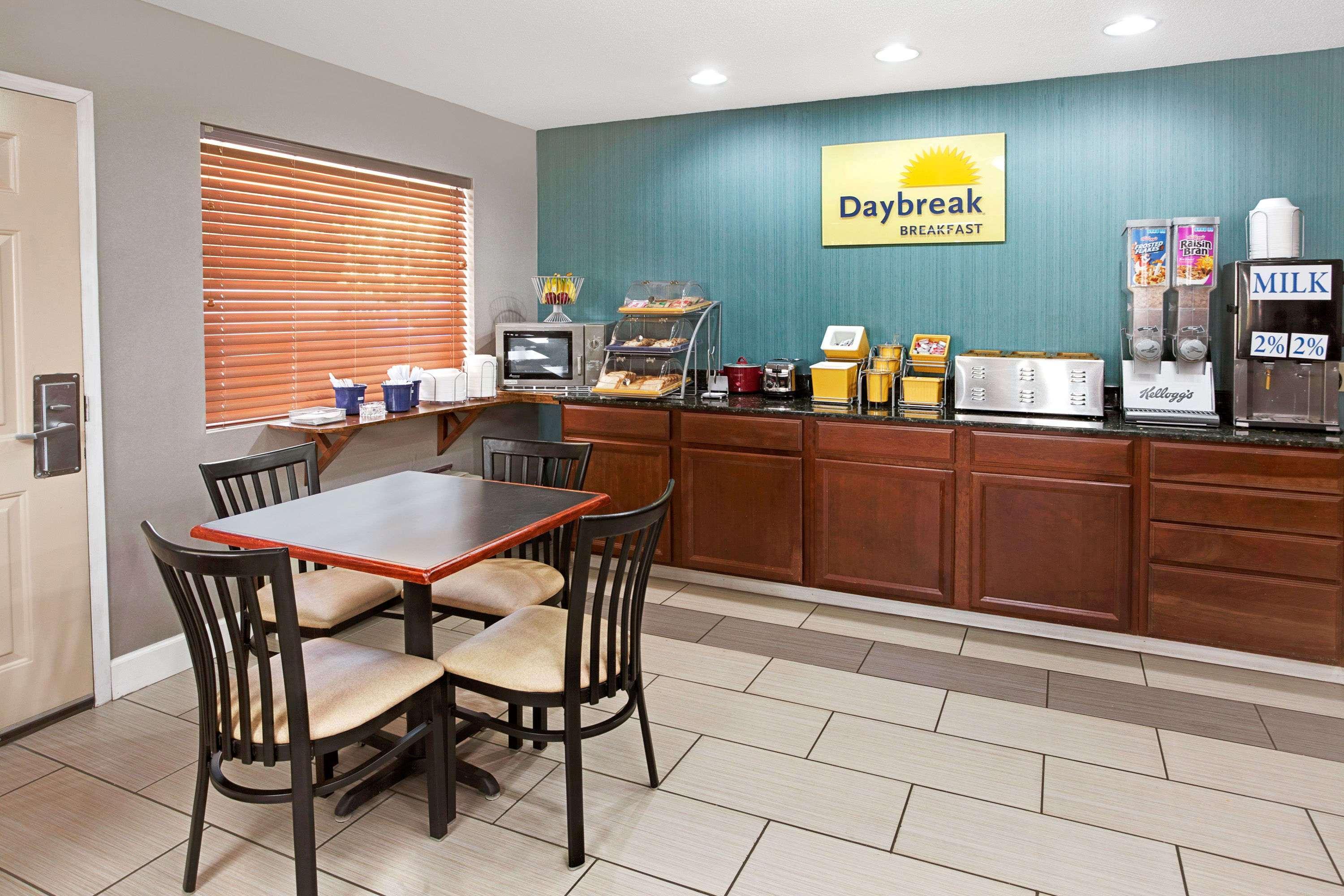 Days Inn By Wyndham Acworth Dış mekan fotoğraf